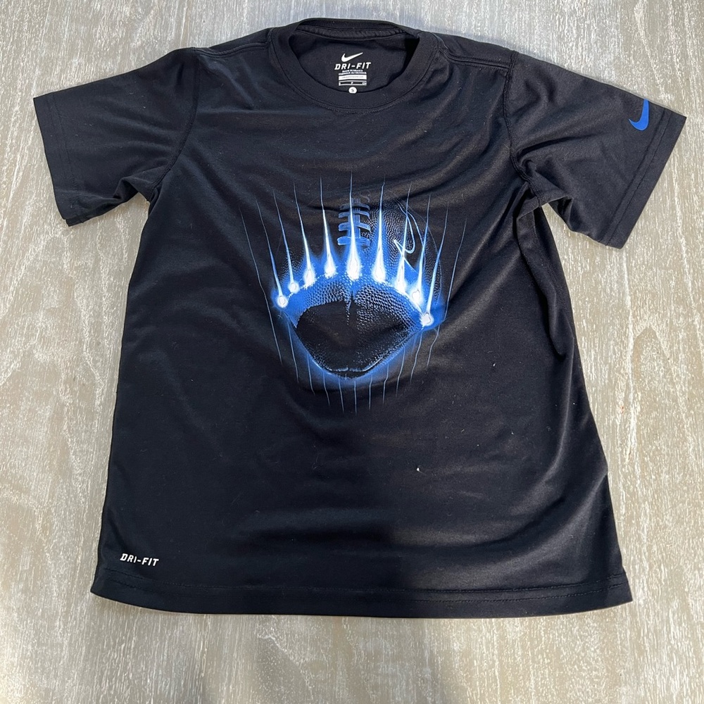 Nike youth boys black cotton football t-shirt.